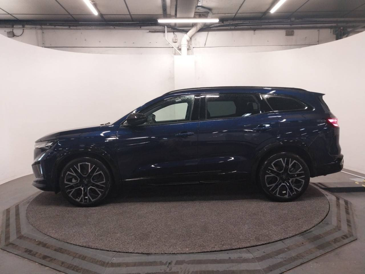 Vente en ligne Renault Espace Espace full hybrid E-Tech 200 ch 7pl au prix de 45 900 €