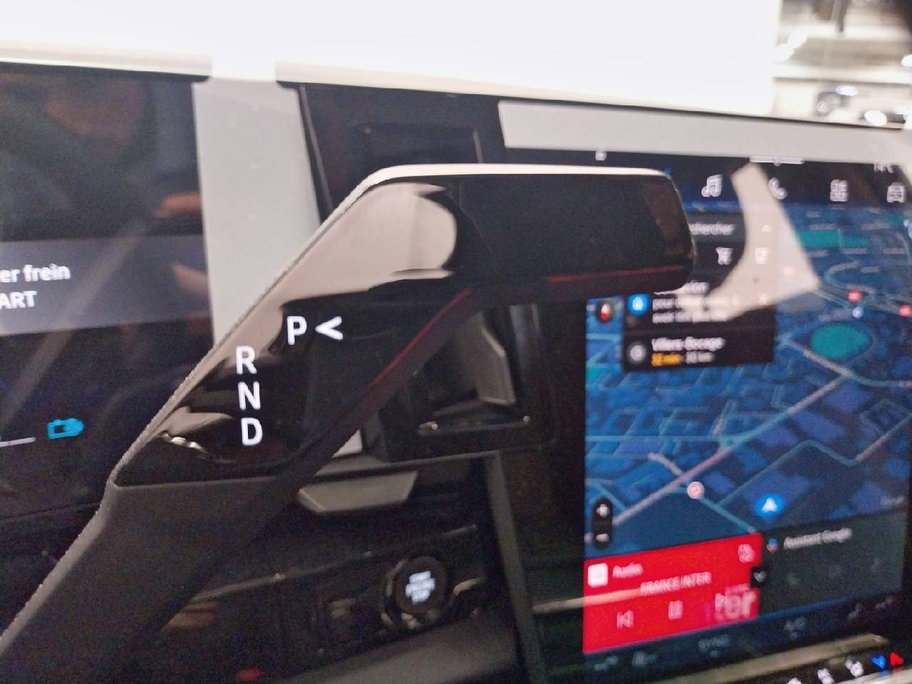 Vente en ligne Renault Espace Espace full hybrid E-Tech 200 ch 7pl au prix de 45 900 €