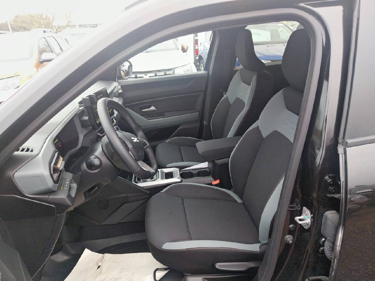 Vente en ligne Dacia Duster  Hybrid 140 au prix de 28 490 €