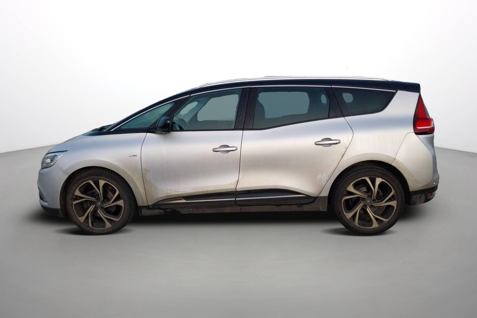 Vente en ligne Renault Grand Scenic 4 Grand Scenic Blue dCi 150 au prix de 18 990 €