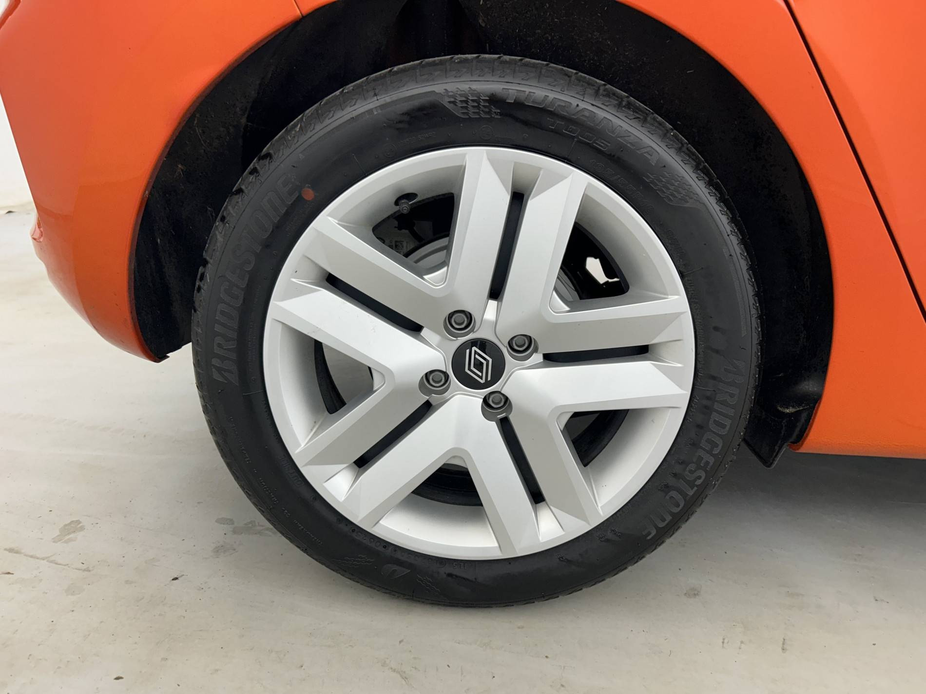 Vente en ligne Renault Clio 5 Clio E-Tech full hybrid 145 ch GSR2 au prix de 20 990 €