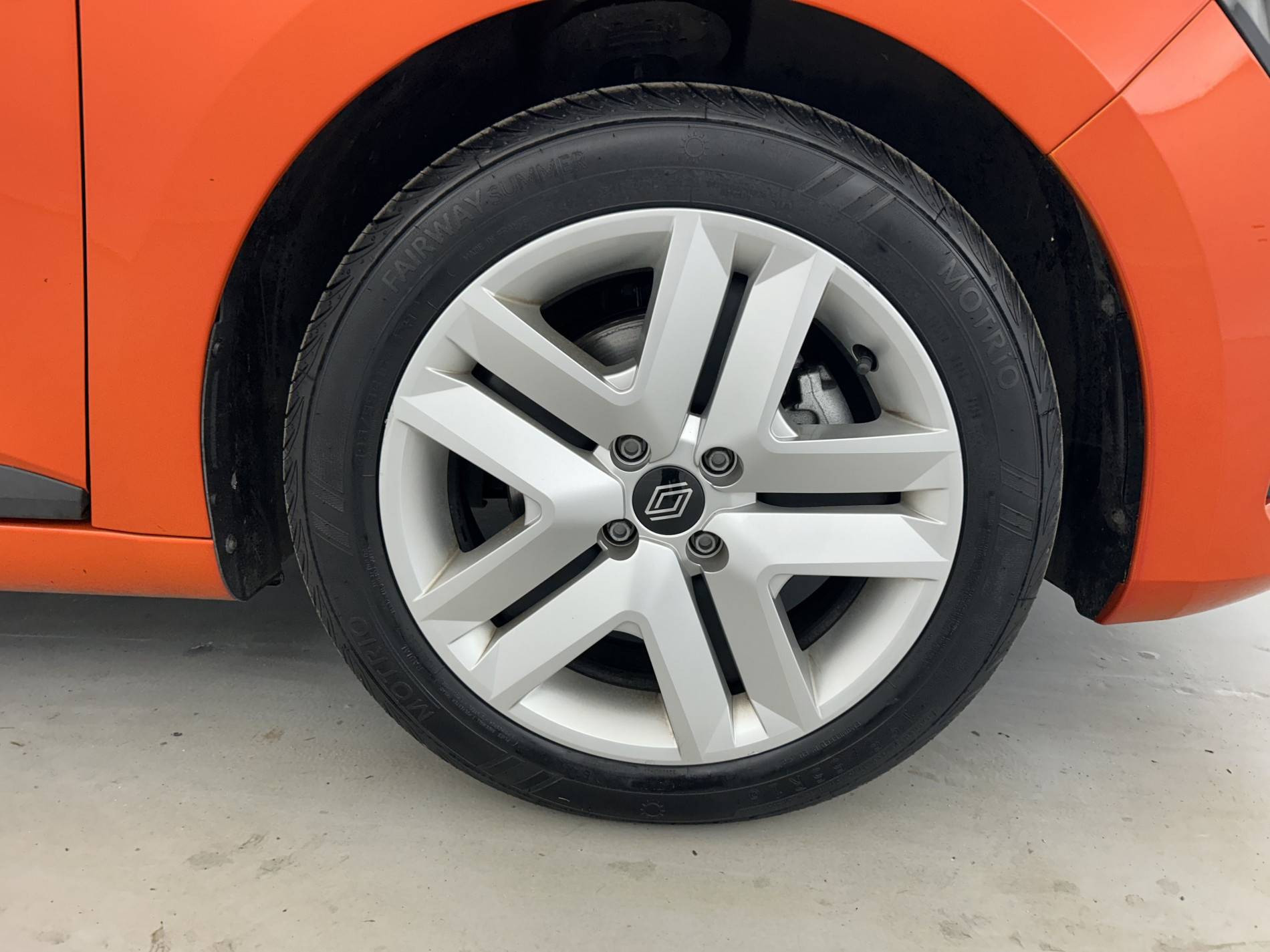 Vente en ligne Renault Clio 5 Clio E-Tech full hybrid 145 ch GSR2 au prix de 20 990 €