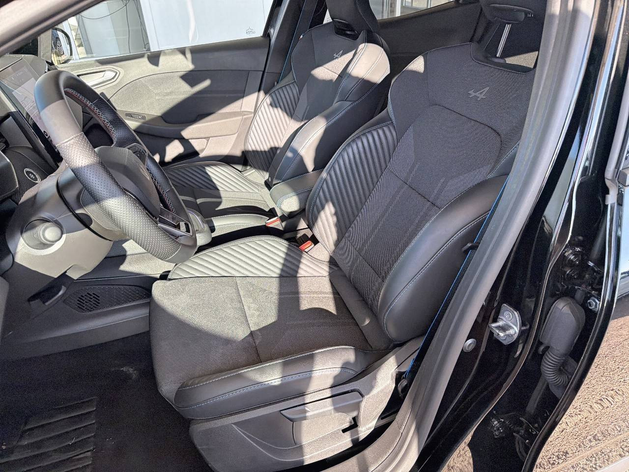 Vente en ligne Renault Clio 5 Clio E-Tech full hybrid 145 ch GSR2 au prix de 23 590 €