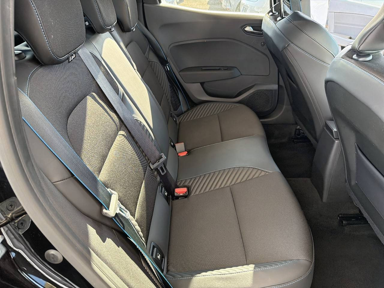 Vente en ligne Renault Clio 5 Clio E-Tech full hybrid 145 ch GSR2 au prix de 23 590 €