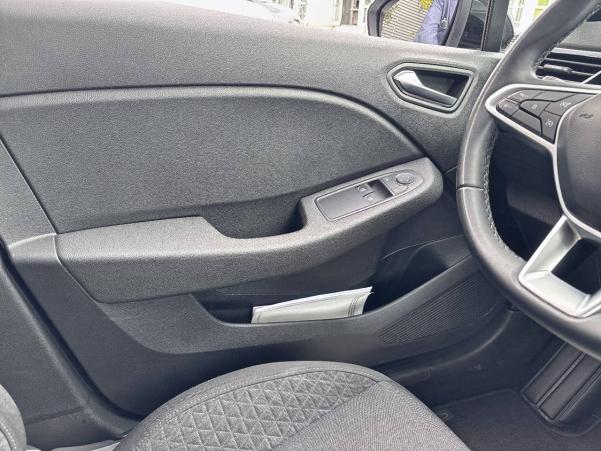 Vente en ligne Renault Clio 5 Clio TCe 90 au prix de 14 390 €