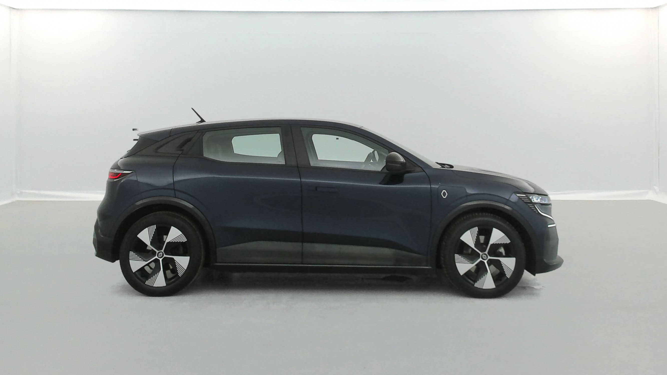 Vente en ligne Renault Megane E-Tech  EV60 220 ch super charge au prix de 20 990 €