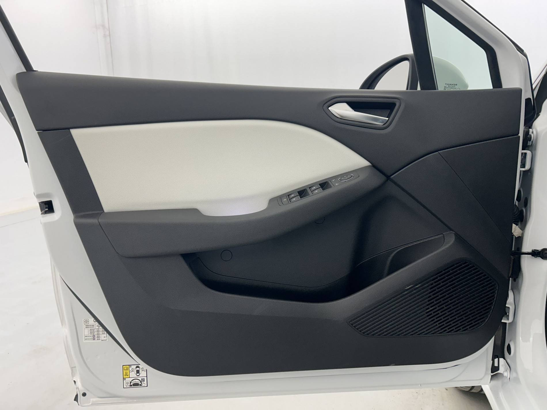 Vente en ligne Renault Clio 5 Clio TCe 140 - 21N au prix de 16 590 €