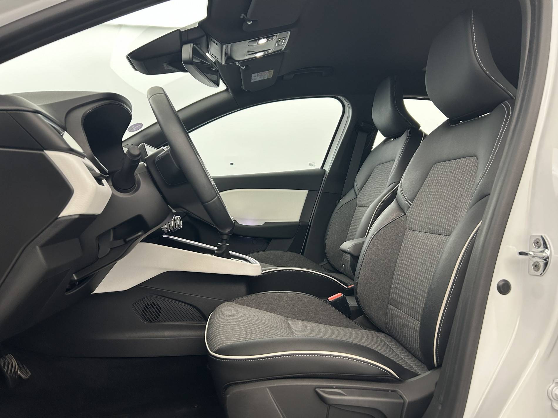 Vente en ligne Renault Clio 5 Clio TCe 140 - 21N au prix de 16 590 €