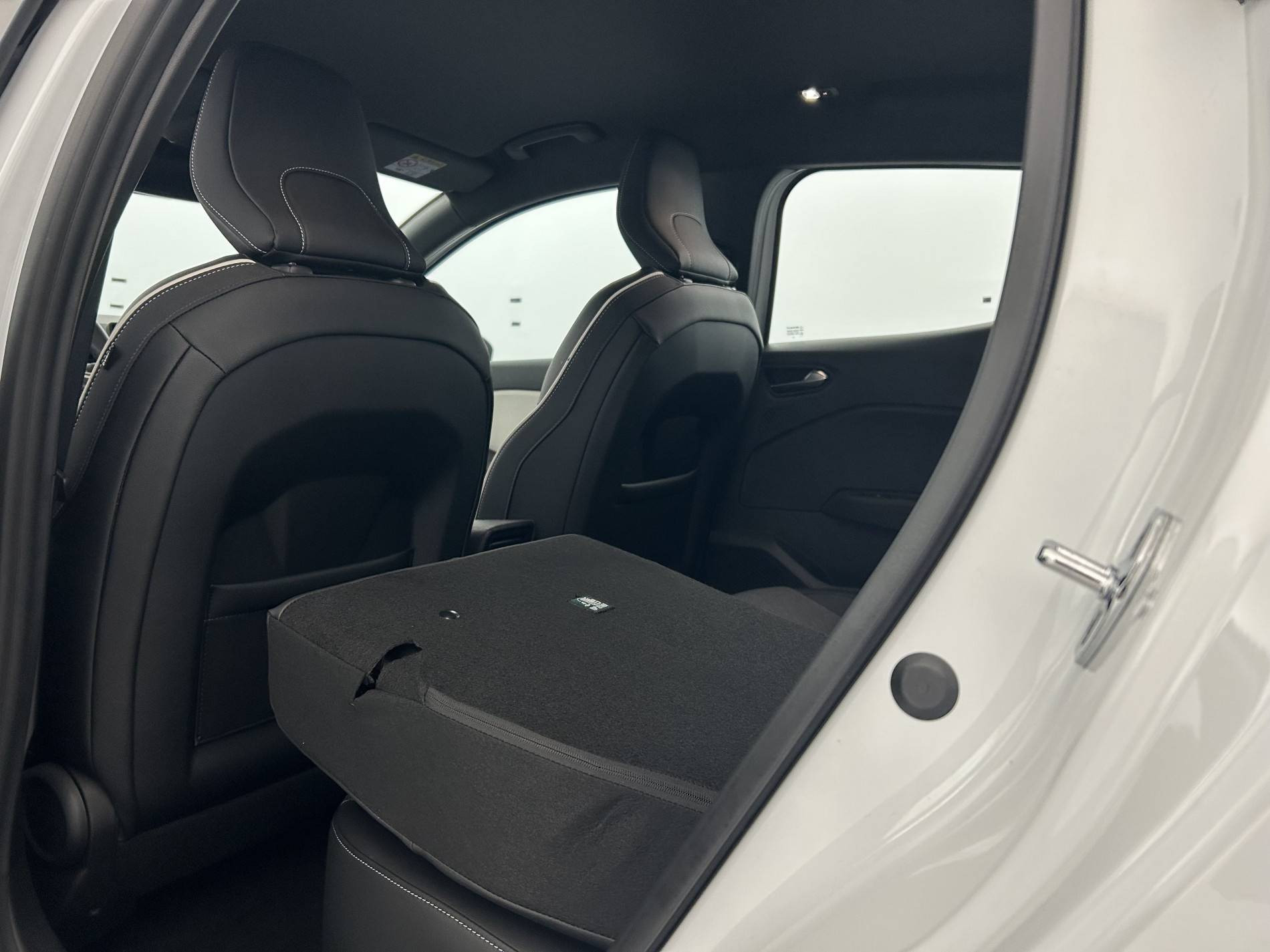 Vente en ligne Renault Clio 5 Clio TCe 140 - 21N au prix de 16 590 €