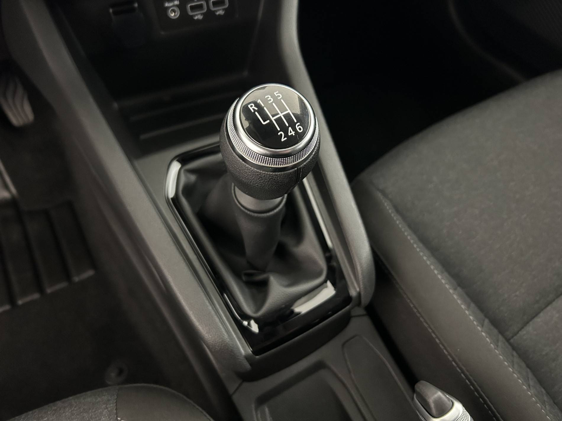 Vente en ligne Renault Clio 5 Clio TCe 90 au prix de 14 990 €