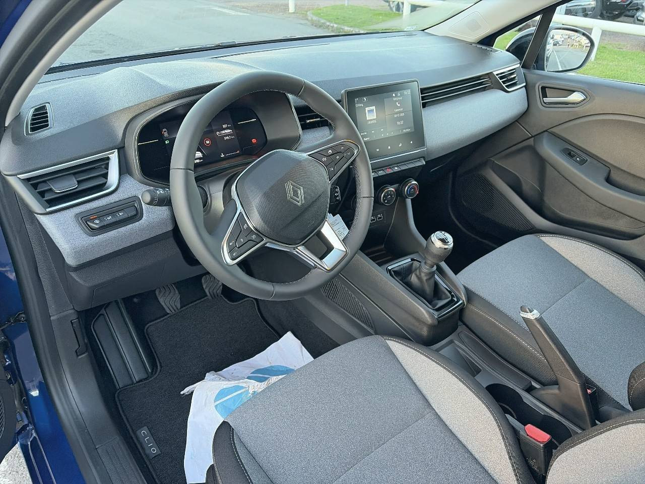 Vente en ligne Renault Clio 5 Clio TCe 90 ch au prix de 17 990 €