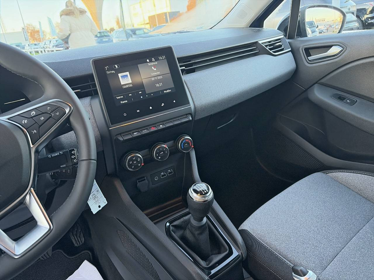 Vente en ligne Renault Clio 5 Clio TCe 90 ch au prix de 17 990 €