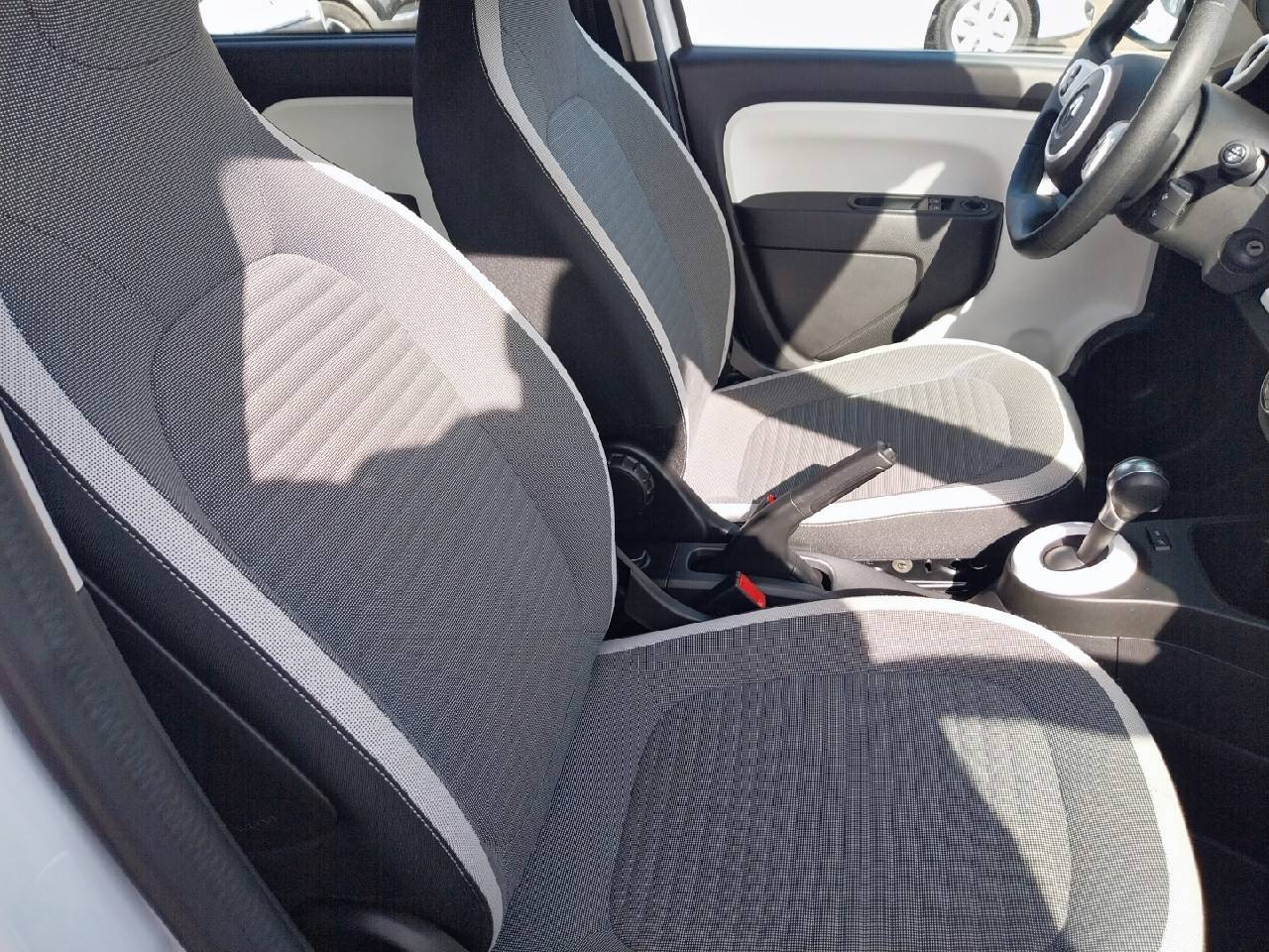 Vente en ligne Renault Twingo Electrique Twingo III E-Tech au prix de 10 990 €