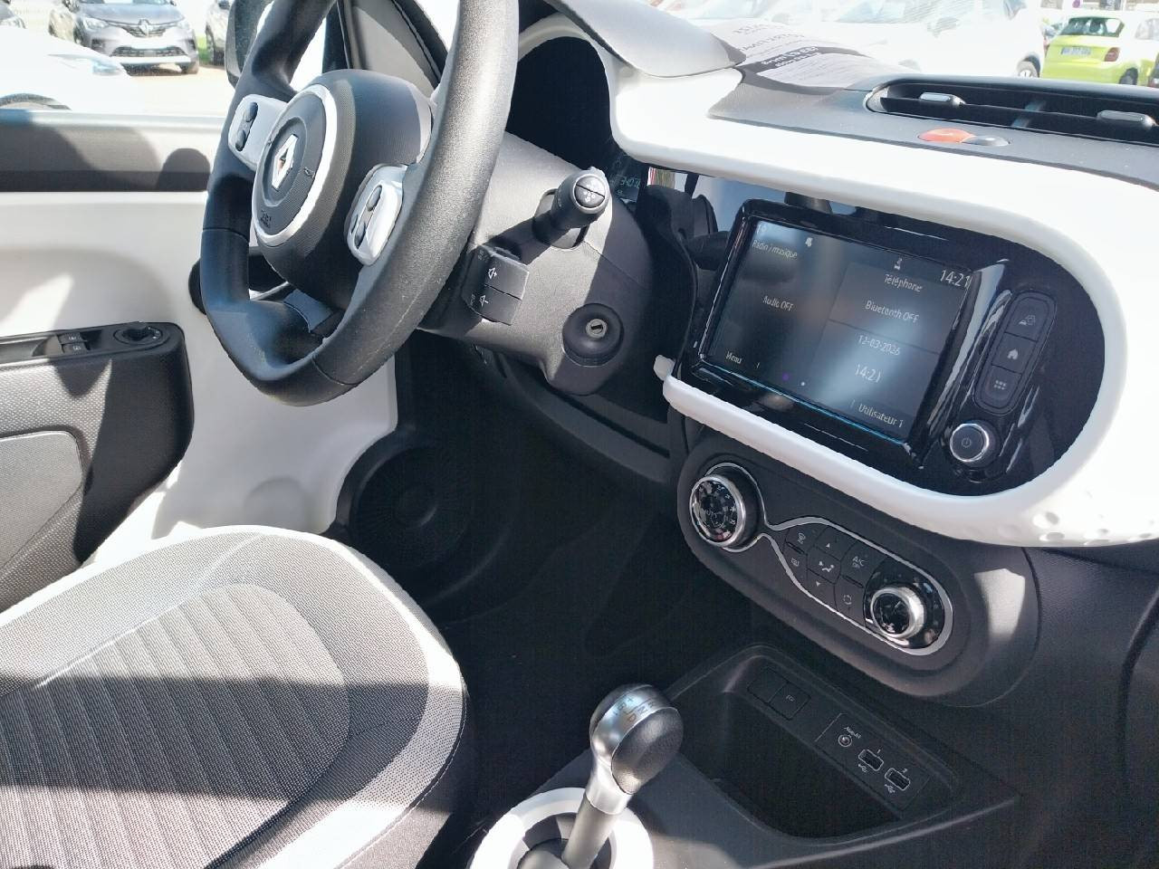 Vente en ligne Renault Twingo Electrique Twingo III E-Tech au prix de 10 990 €