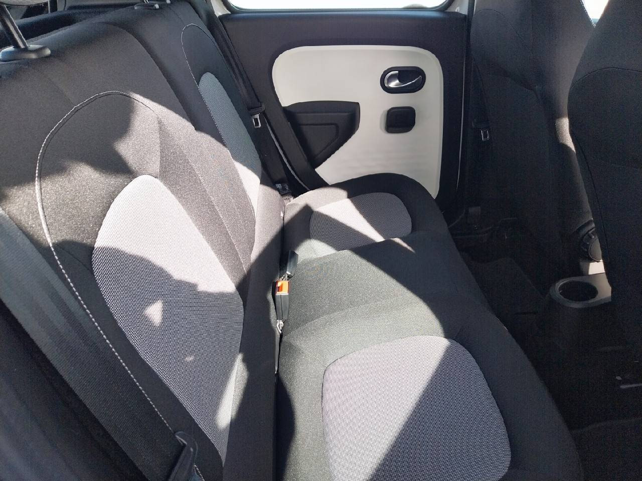 Vente en ligne Renault Twingo Electrique Twingo III E-Tech au prix de 10 990 €