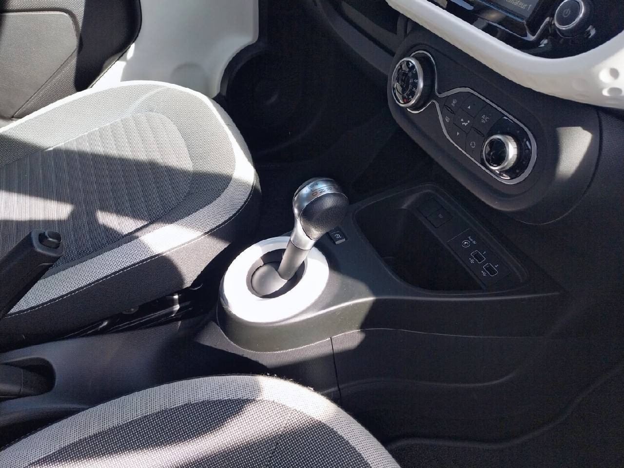 Vente en ligne Renault Twingo Electrique Twingo III E-Tech au prix de 10 990 €