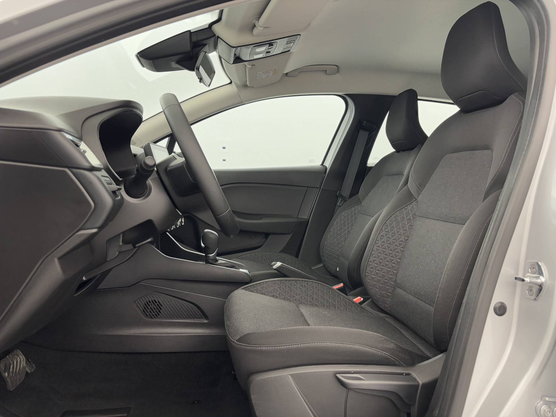 Vente en ligne Renault Clio 5 Clio E-Tech 140 - 21N au prix de 15 990 €