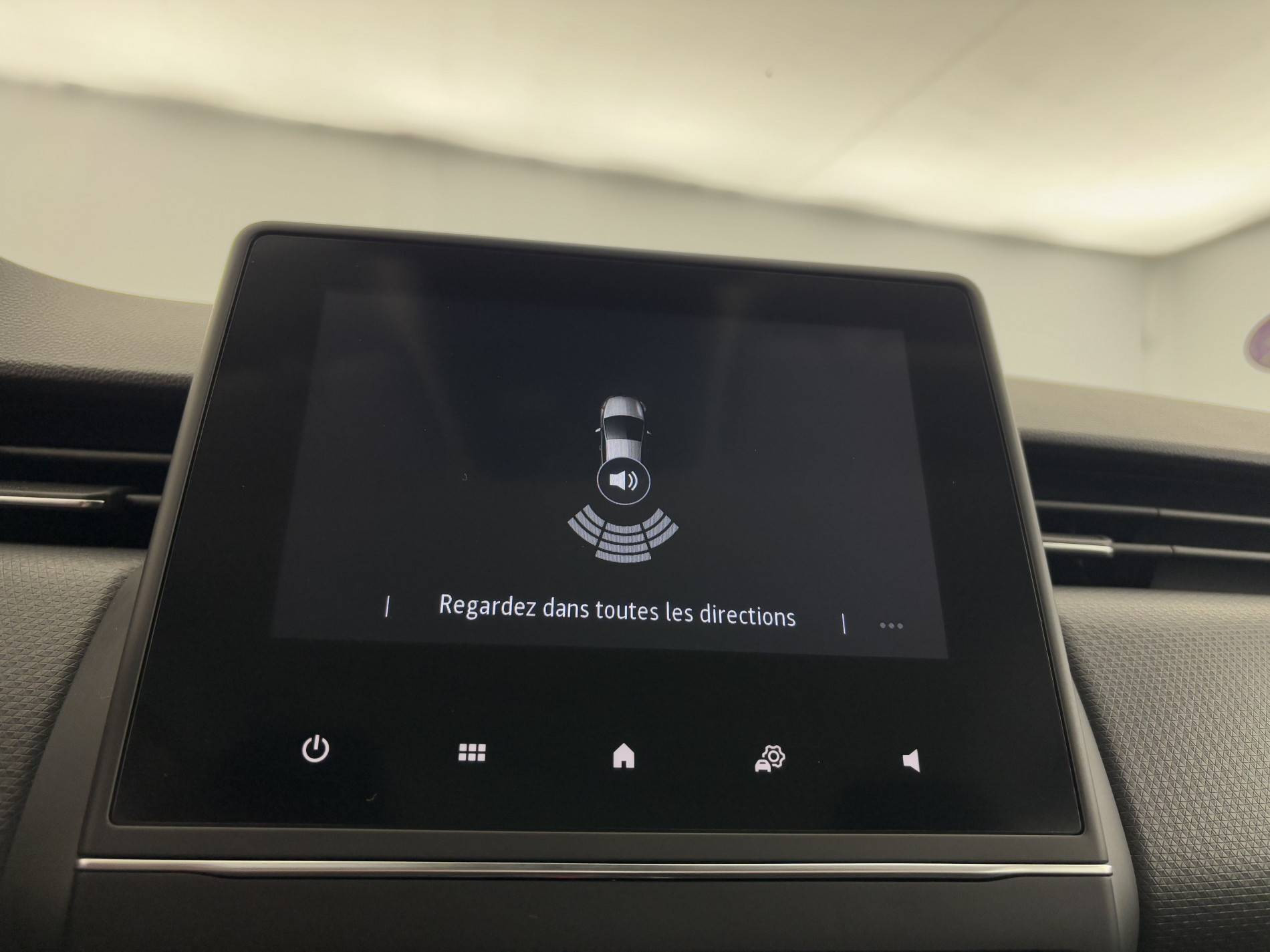 Vente en ligne Renault Clio 5 Clio E-Tech 140 - 21N au prix de 15 990 €