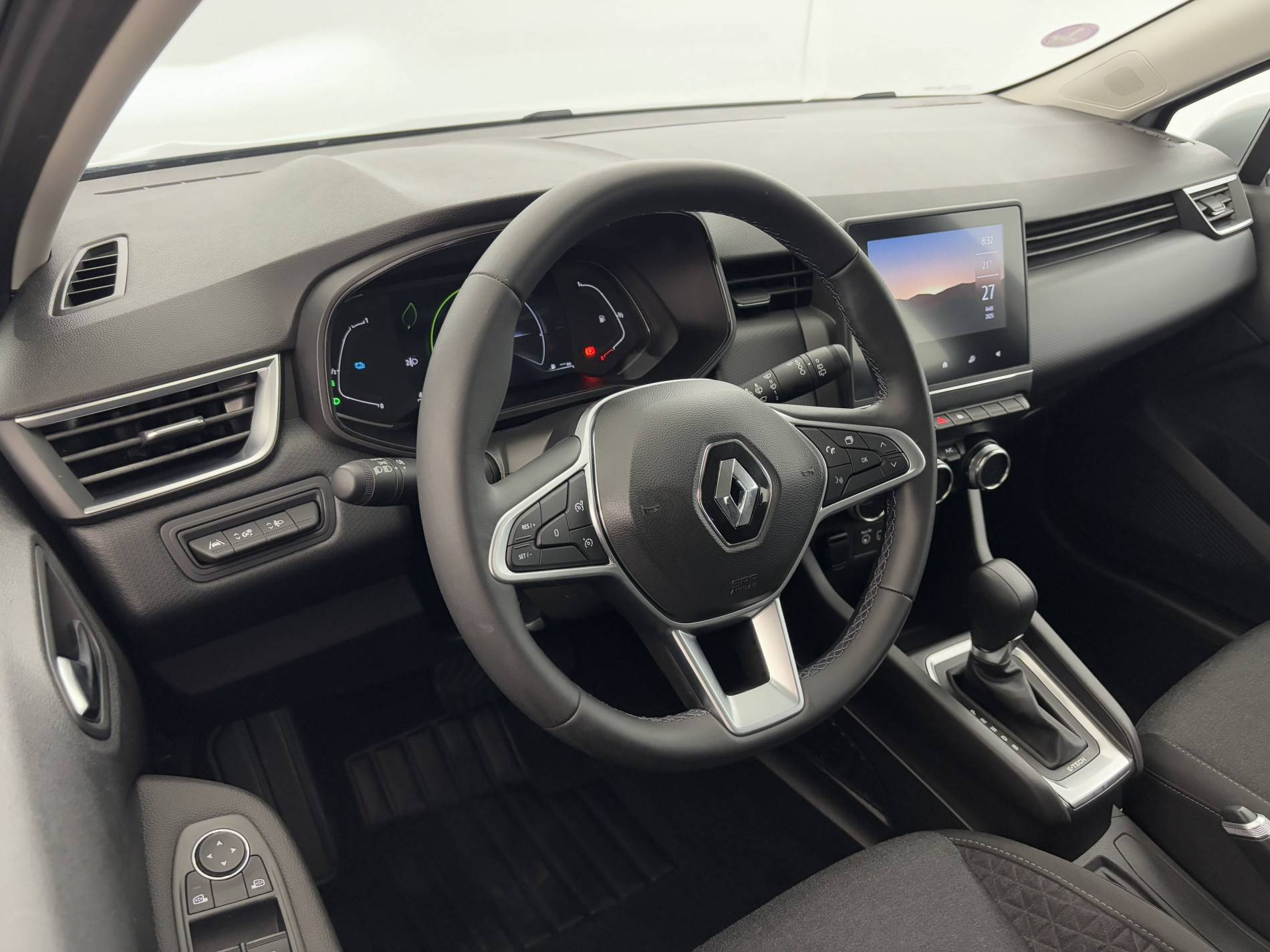 Vente en ligne Renault Clio 5 Clio E-Tech 140 - 21N au prix de 15 990 €