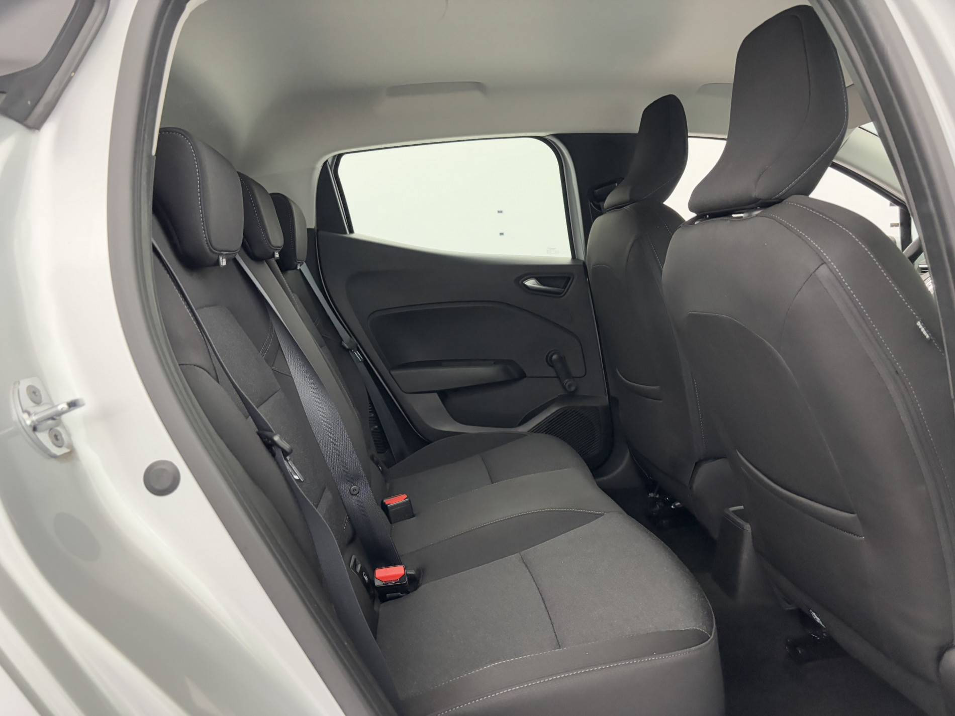 Vente en ligne Renault Clio 5 Clio E-Tech 140 - 21N au prix de 15 990 €