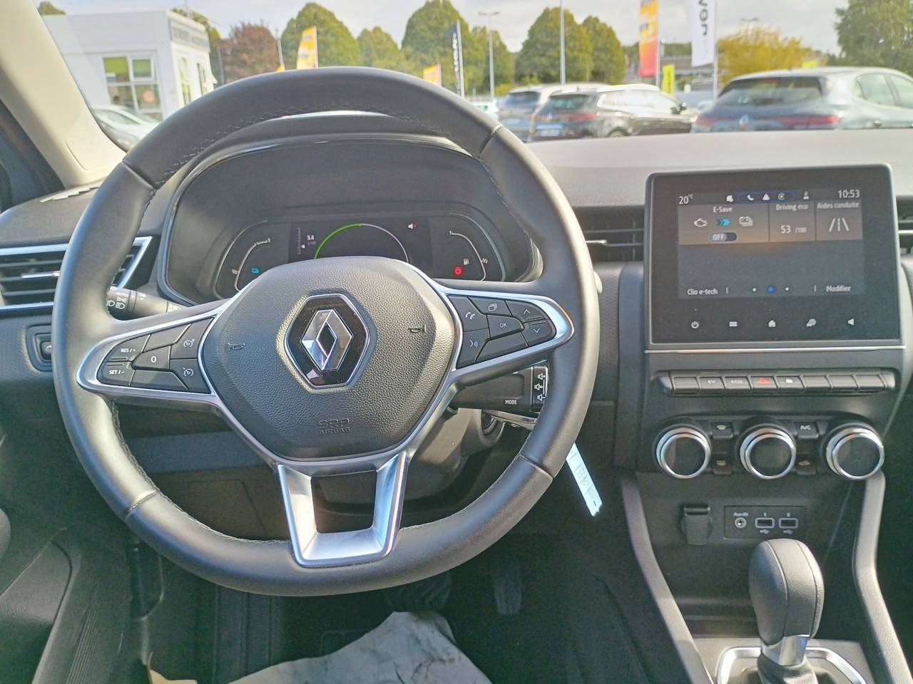 Vente en ligne Renault Clio 5 Clio E-Tech full hybrid 145 au prix de 17 990 €