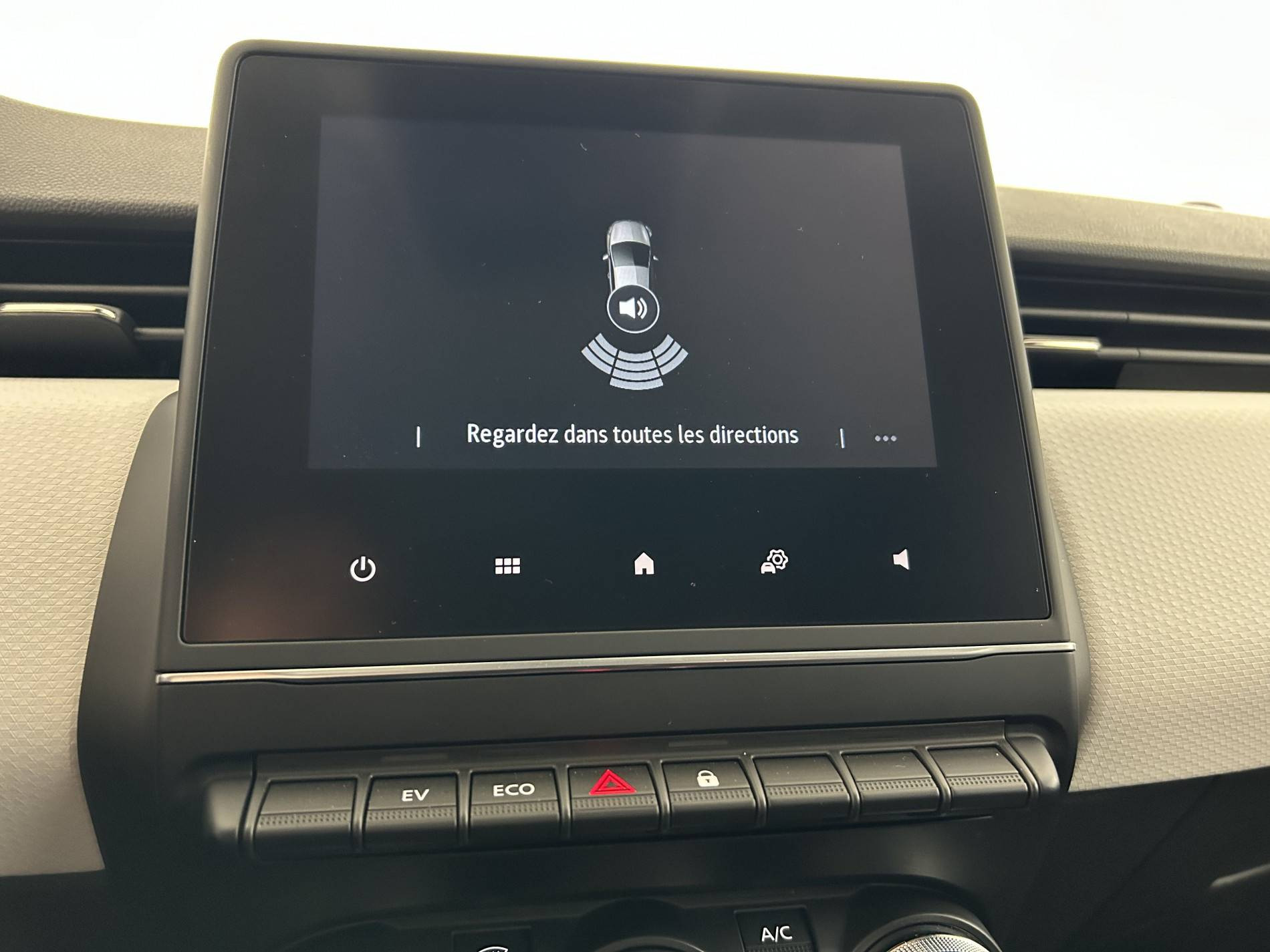 Vente en ligne Renault Clio 5 Clio E-Tech full hybrid 145 au prix de 18 990 €