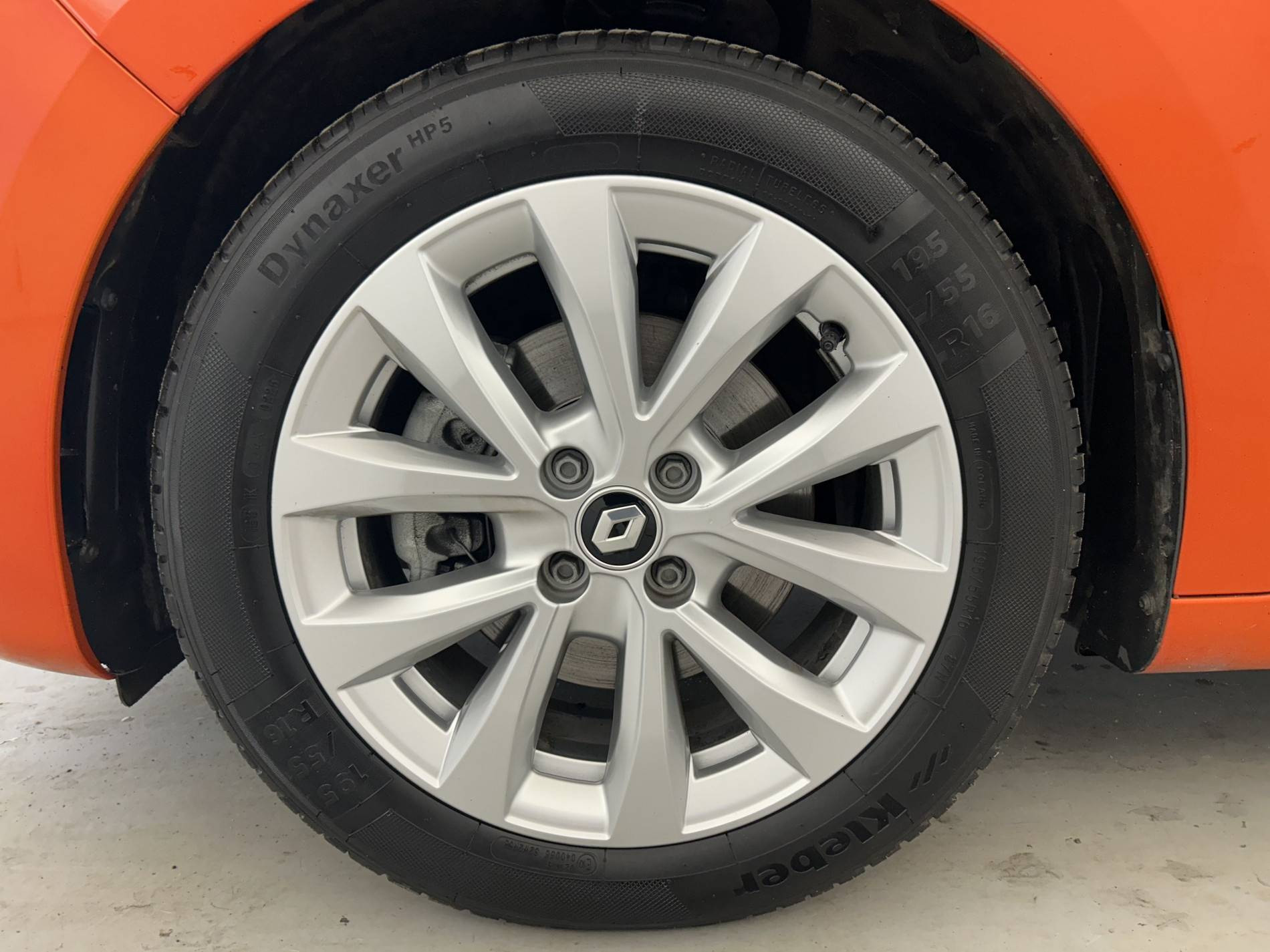 Vente en ligne Renault Clio 5 Clio E-Tech full hybrid 145 au prix de 18 990 €