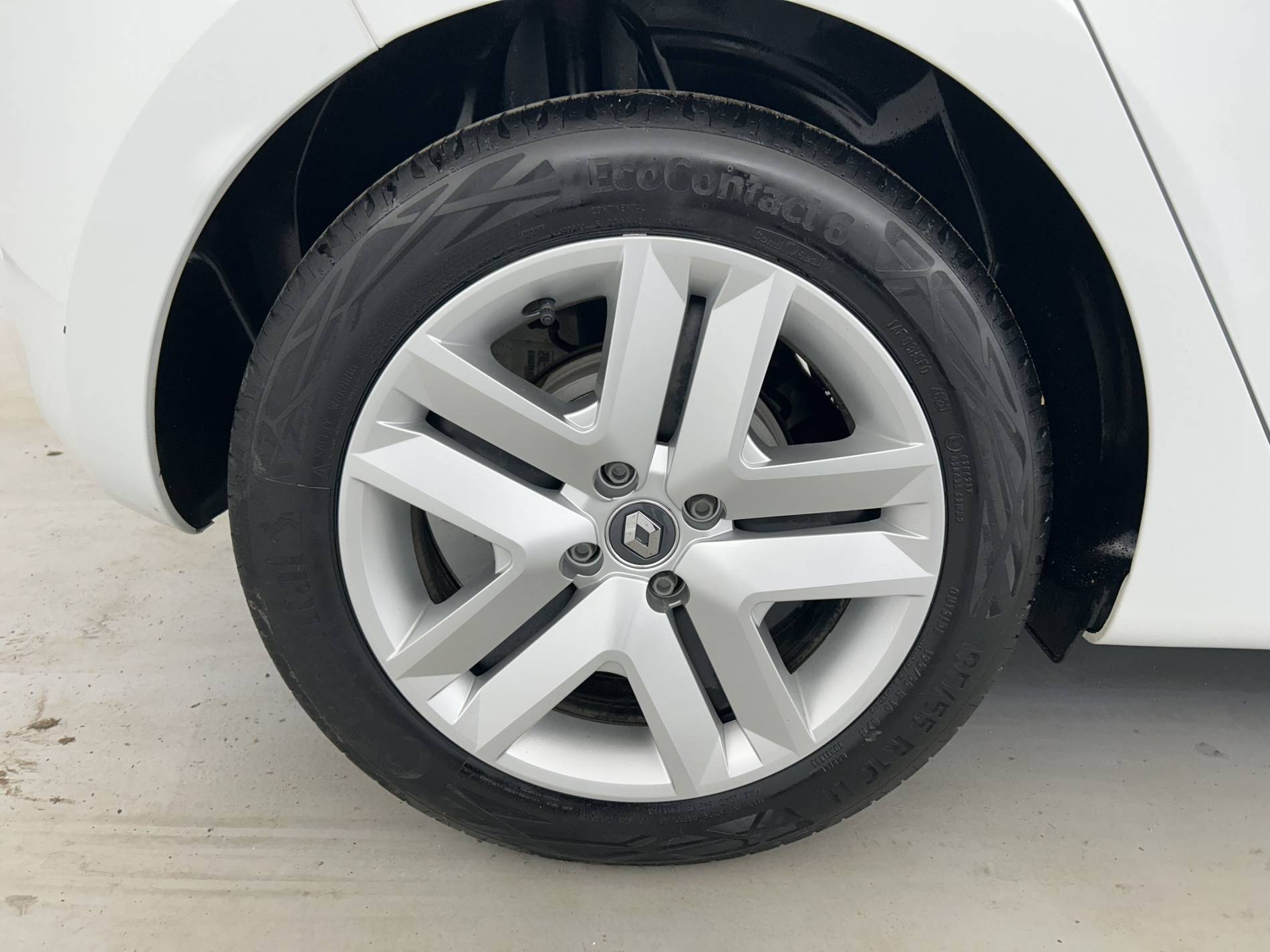 Vente en ligne Renault Clio 5 Clio E-Tech 140 - 21N au prix de 14 990 €