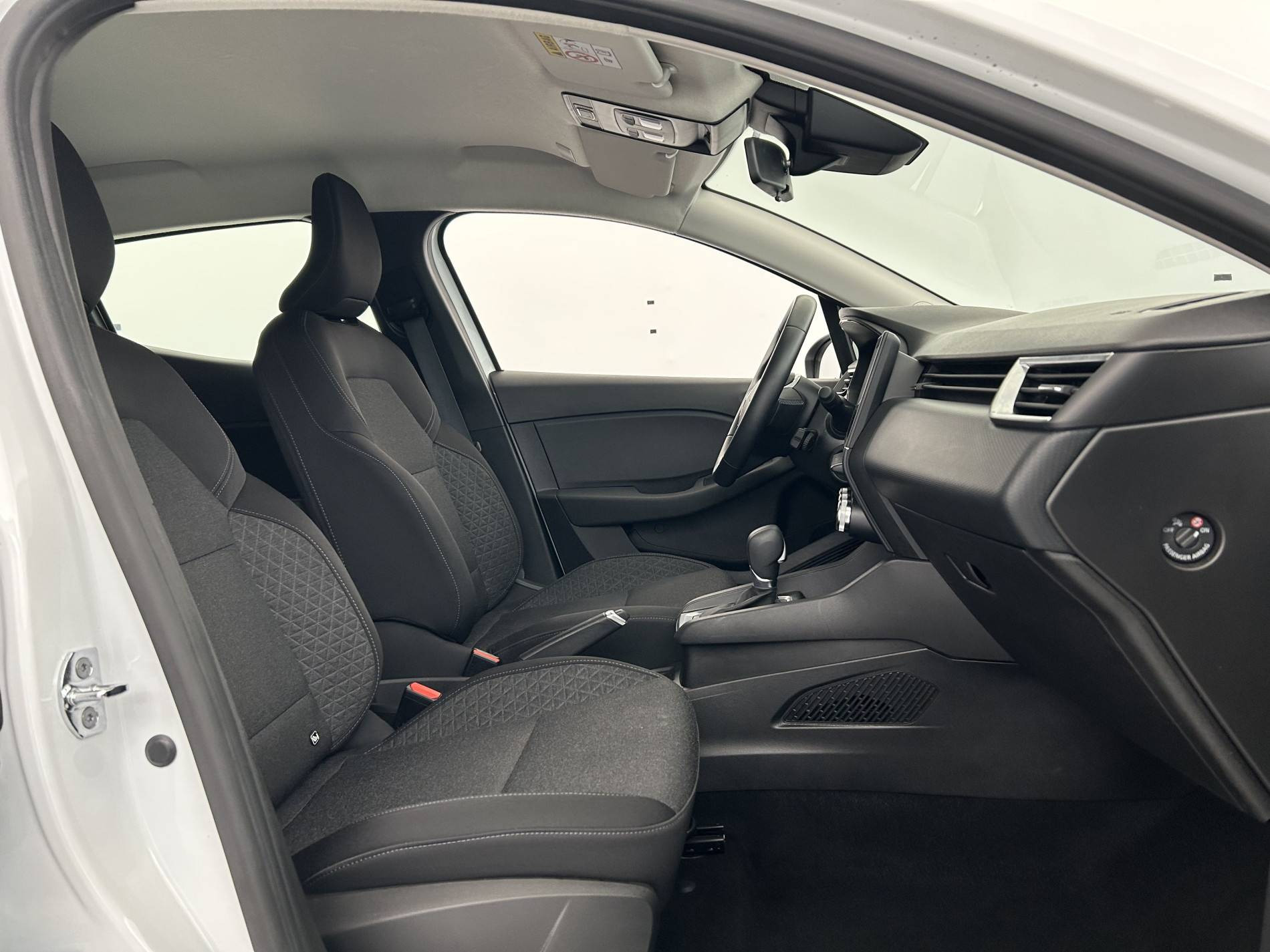 Vente en ligne Renault Clio 5 Clio E-Tech 140 - 21N au prix de 14 990 €