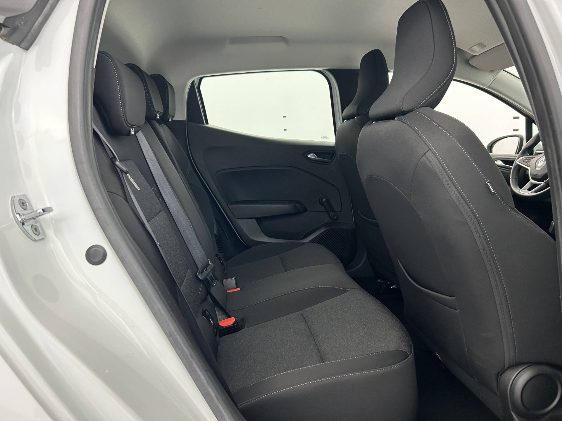 Vente en ligne Renault Clio 5 Clio E-Tech 140 - 21N au prix de 14 990 €