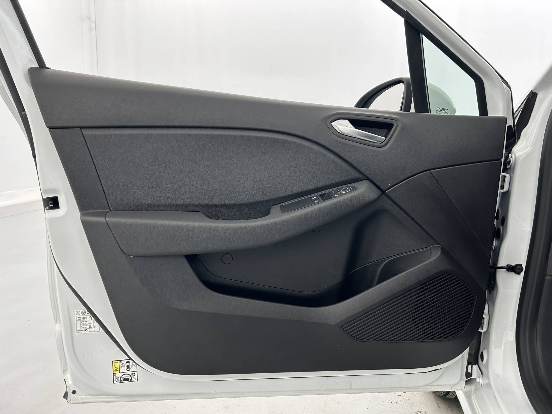 Vente en ligne Renault Clio 5 Clio E-Tech 140 - 21N au prix de 14 990 €