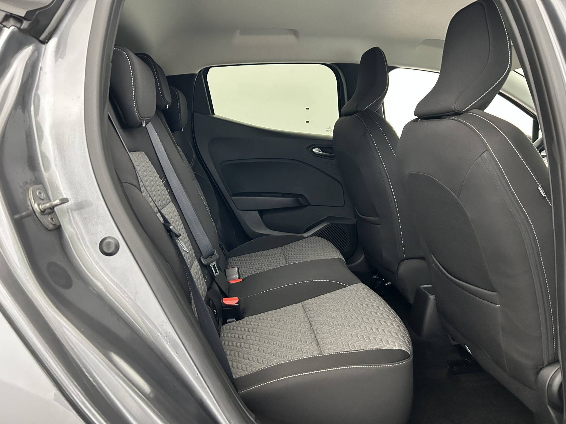 Vente en ligne Renault Clio 5 Clio TCe 90 au prix de 15 690 €