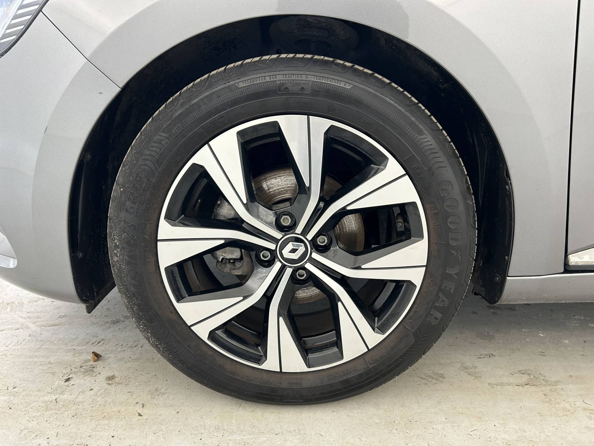 Vente en ligne Renault Clio 5 Clio TCe 90 au prix de 15 690 €