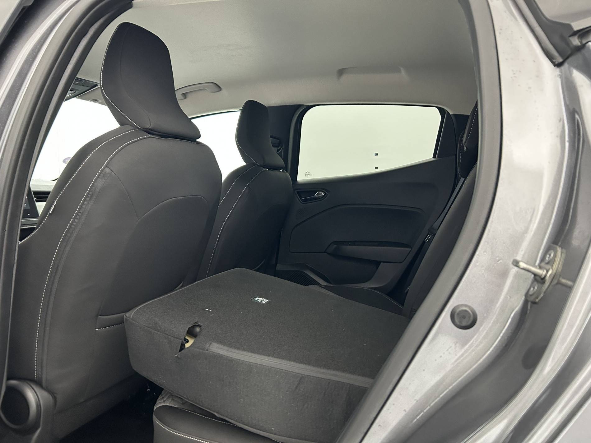 Vente en ligne Renault Clio 5 Clio TCe 90 au prix de 15 690 €