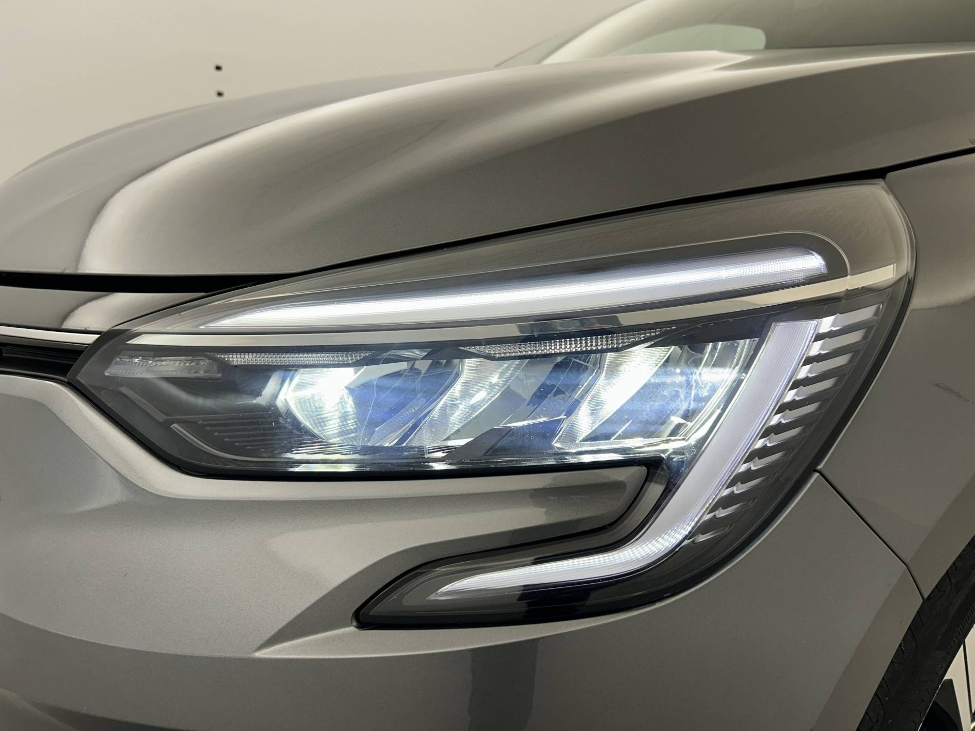 Vente en ligne Renault Clio 5 Clio TCe 90 au prix de 15 690 €