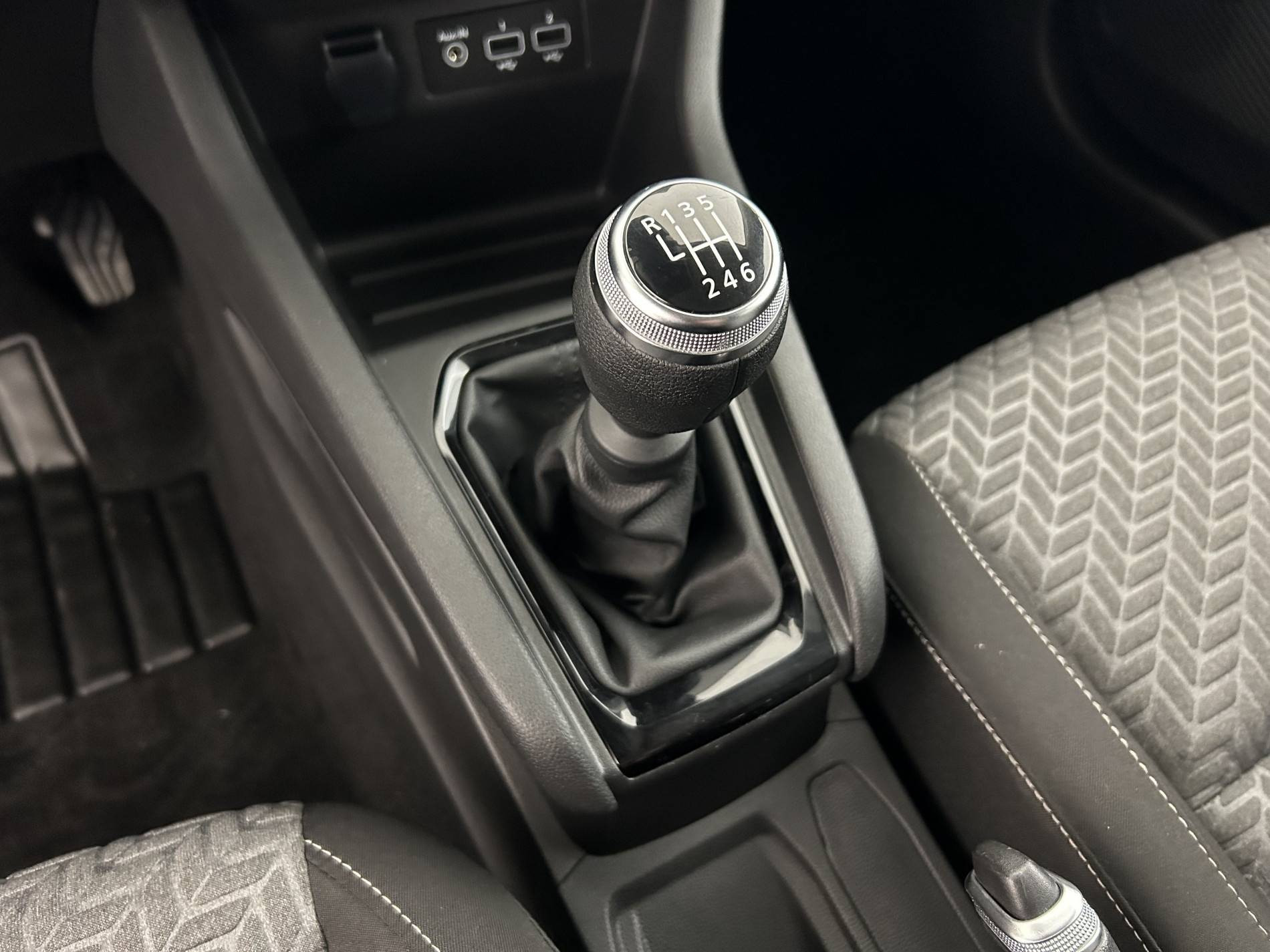 Vente en ligne Renault Clio 5 Clio TCe 90 au prix de 15 690 €