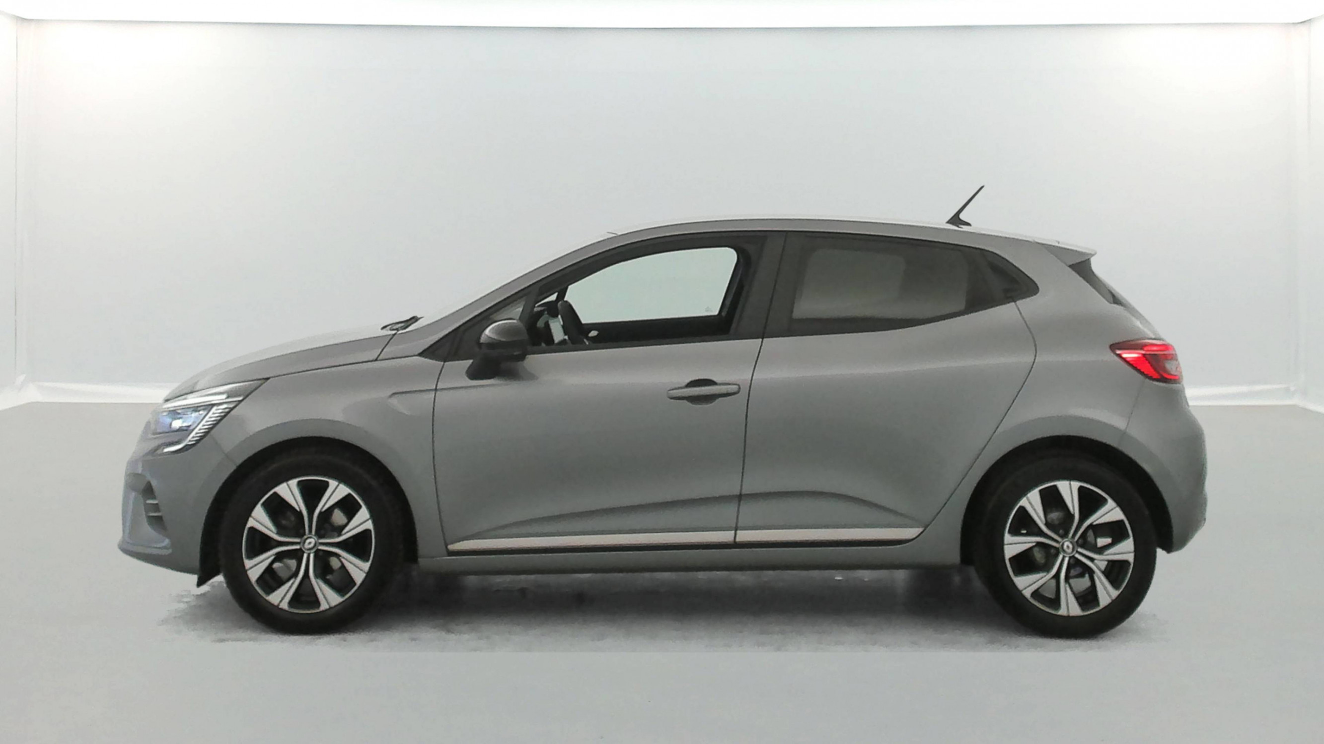 Vente en ligne Renault Clio 5 Clio TCe 90 au prix de 13 490 €