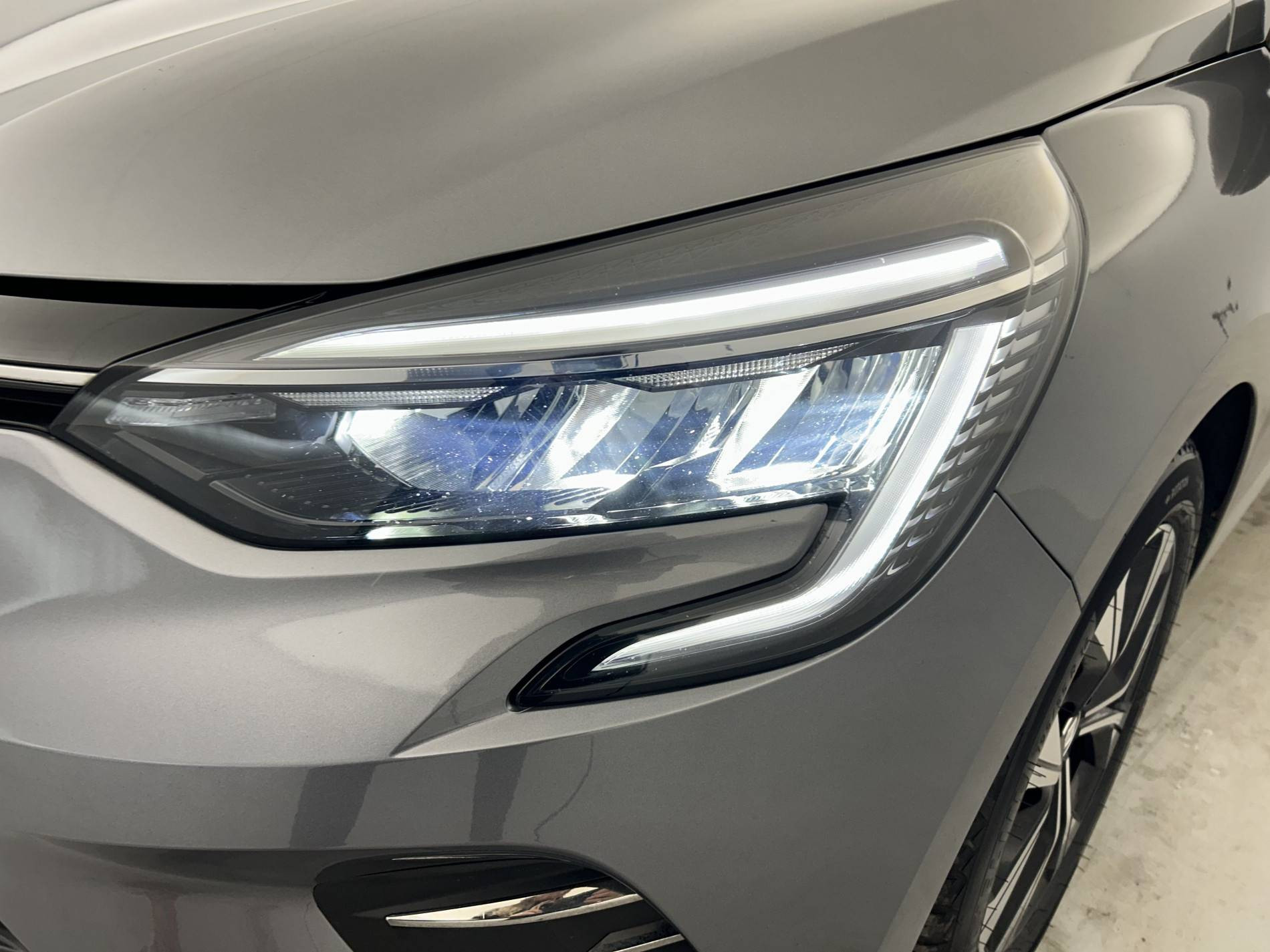 Vente en ligne Renault Clio 5 Clio TCe 90 au prix de 13 490 €