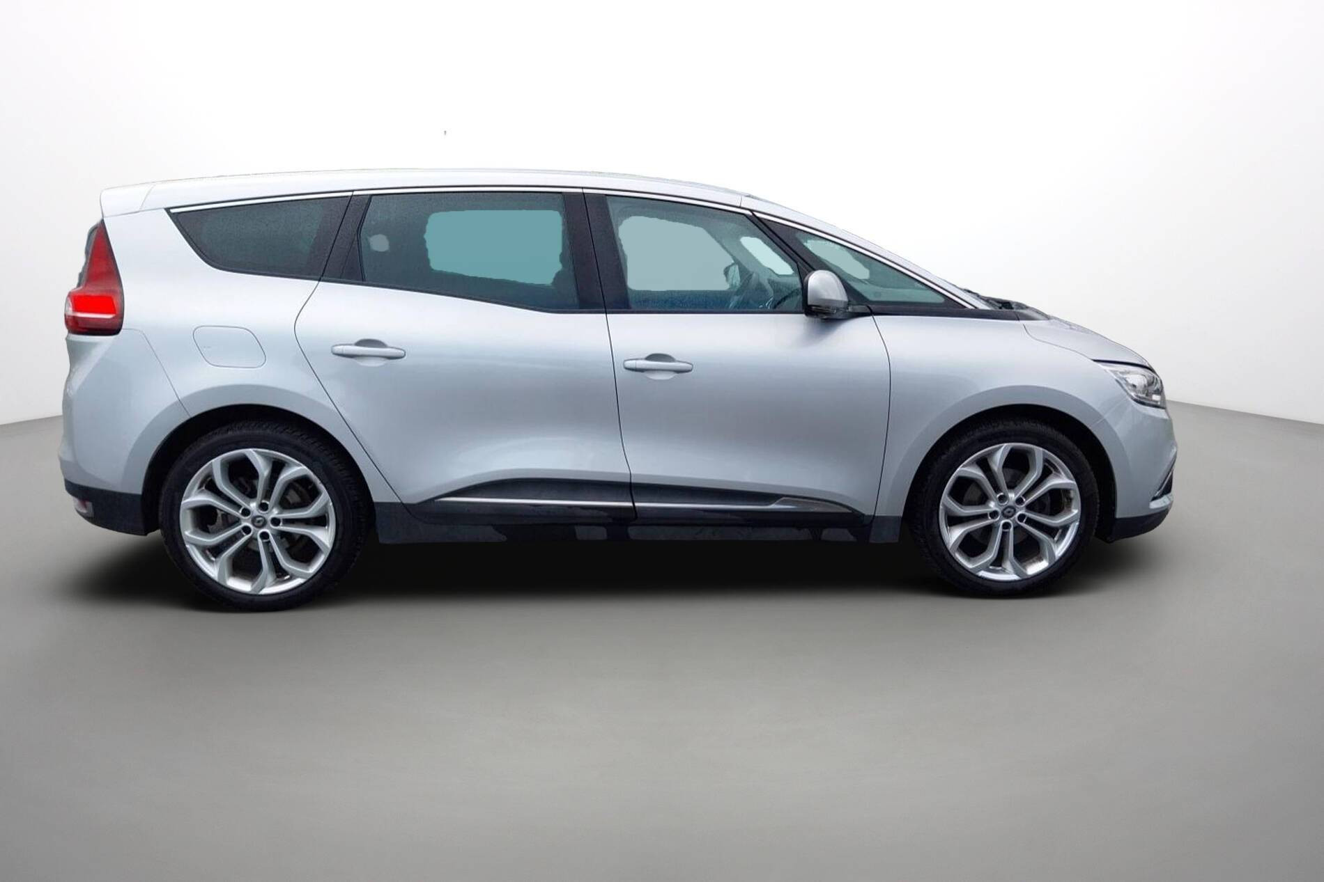 Vente en ligne Renault Grand Scenic 4 Grand Scenic Blue dCi 120 au prix de 15 490 €