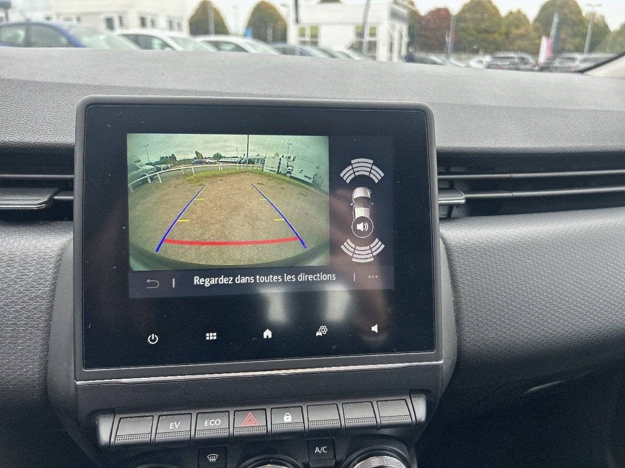 Vente en ligne Renault Clio 5 Clio E-Tech 140 - 21N au prix de 15 990 €