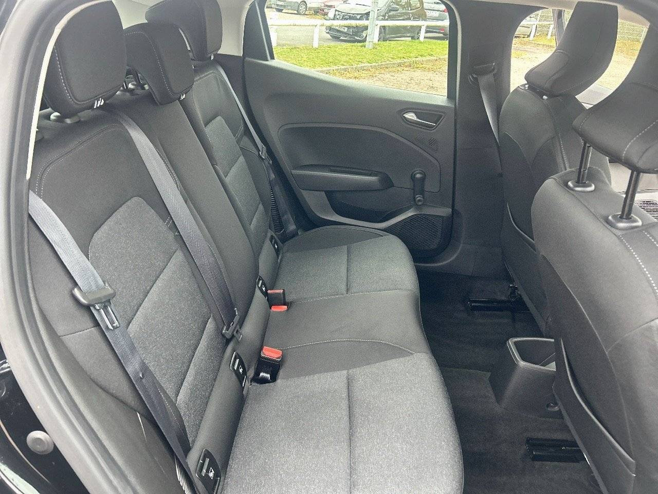 Vente en ligne Renault Clio 5 Clio E-Tech 140 - 21N au prix de 15 990 €