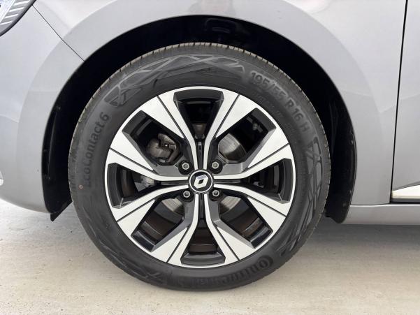 Vente en ligne Renault Clio 5 Clio TCe 90 au prix de 15 990 €