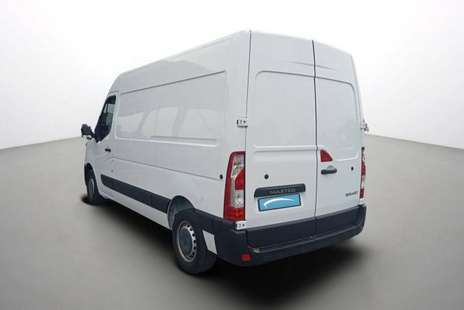 Vente en ligne Renault Master Fourgon MASTER FGN TRAC F3500 L2H2 BLUE DCI 135 au prix de 26 990 €