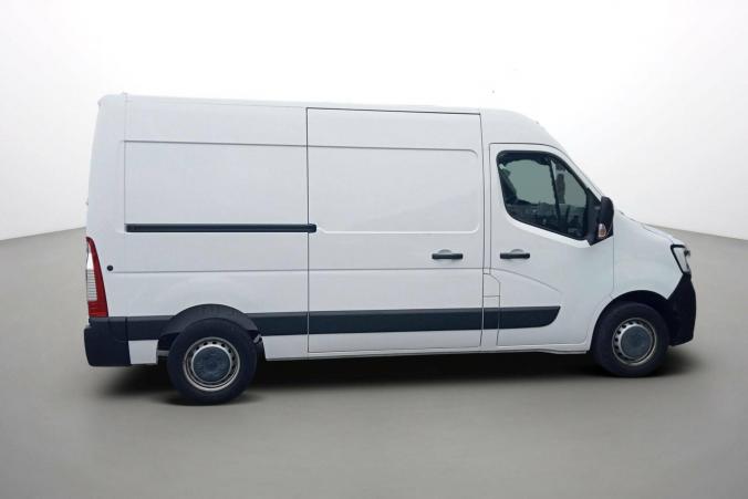 Vente en ligne Renault Master Fourgon MASTER FGN TRAC F3500 L2H2 BLUE DCI 135 au prix de 26 990 €