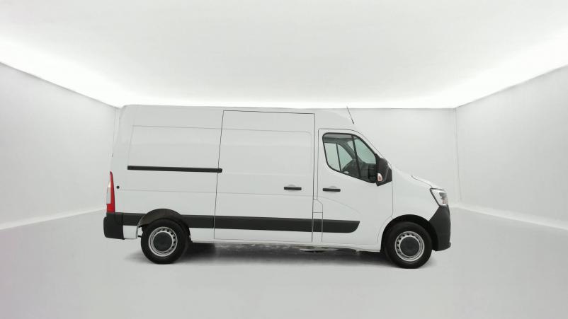 Vente en ligne Renault Master Fourgon MASTER FGN TRAC F3500 L2H2 BLUE DCI 135 au prix de 25 990 €