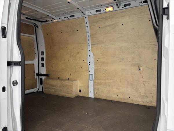 Vente en ligne Renault Master Fourgon MASTER FGN TRAC F3500 L2H2 BLUE DCI 135 au prix de 25 990 €