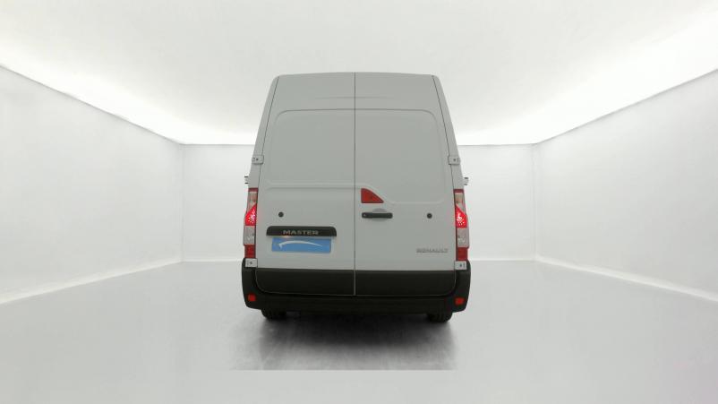 Vente en ligne Renault Master Fourgon MASTER FGN TRAC F3500 L2H2 BLUE DCI 135 au prix de 25 990 €
