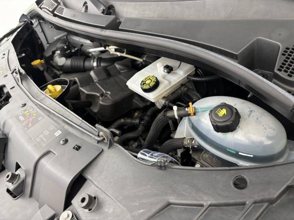 Vente en ligne Renault Master Fourgon MASTER FGN TRAC F3500 L2H2 BLUE DCI 135 au prix de 25 990 €
