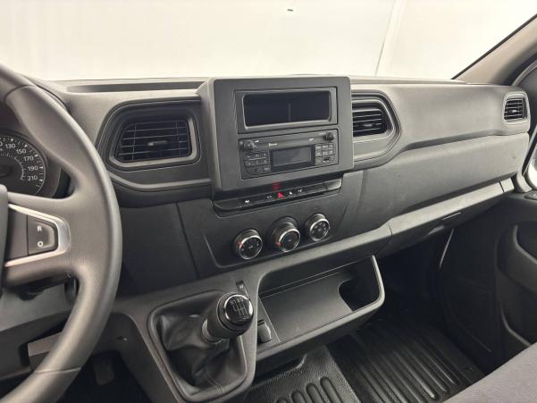 Vente en ligne Renault Master Fourgon MASTER FGN TRAC F3500 L2H2 BLUE DCI 135 au prix de 25 990 €