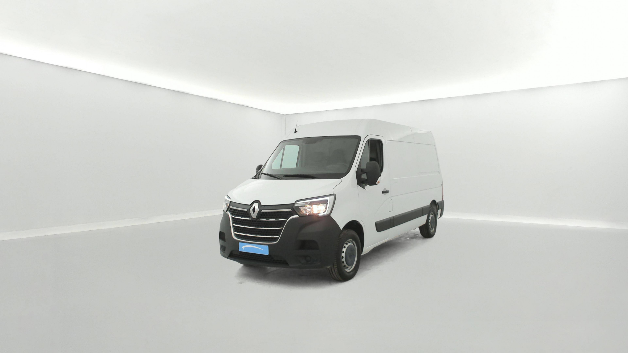 Vente en ligne Renault Master Fourgon MASTER FGN TRAC F3500 L2H2 DCI 135 au prix de 18 990 €